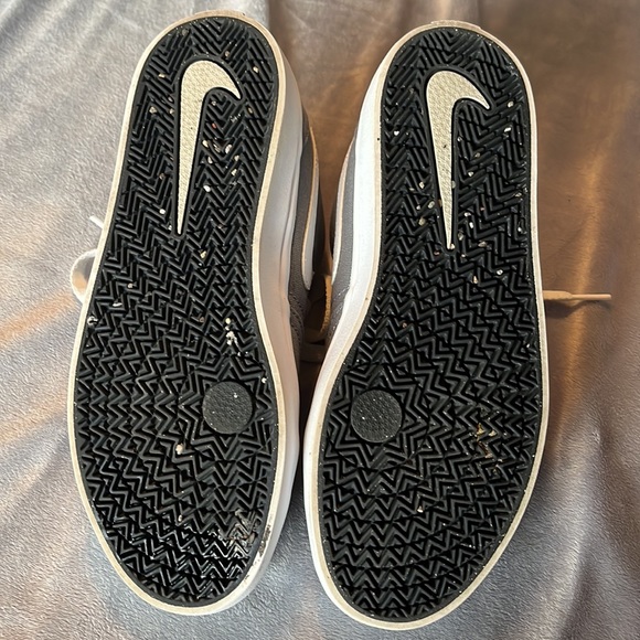 Women’s Nike SB shoes - Picture 6 of 6